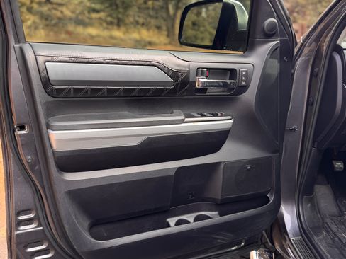 Used 2016 Toyota Tundra Platinum image 10