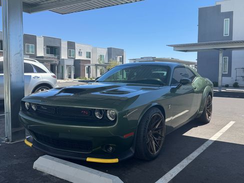 Used 2022 Dodge Challenger R/T Scat Pack RWD image 1