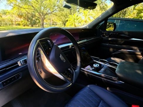 Used 2026 Cadillac Escalade IQL Luxury image 8