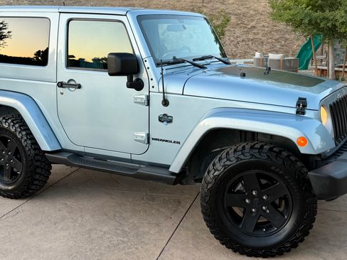 Used 2012 Jeep Wrangler Sahara image 1