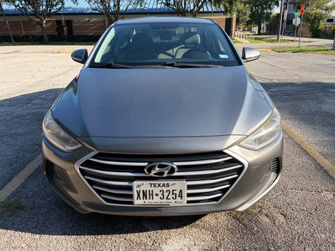 Used 2018 Hyundai Elantra SEL FWD image 2