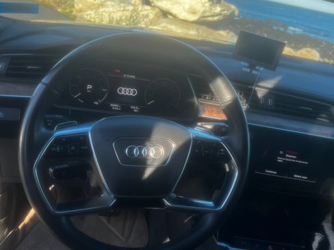 Used 2021 Audi e-tron Premium w/ Convenience Plus Package AWD/4WD image 10