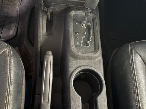 Used 2014 Jeep Wrangler Unlimited Sahara AWD/4WD image 13