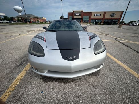 Used 2006 Chevrolet Corvette Coupe w/ Preferred Equipment Group RWD image 13