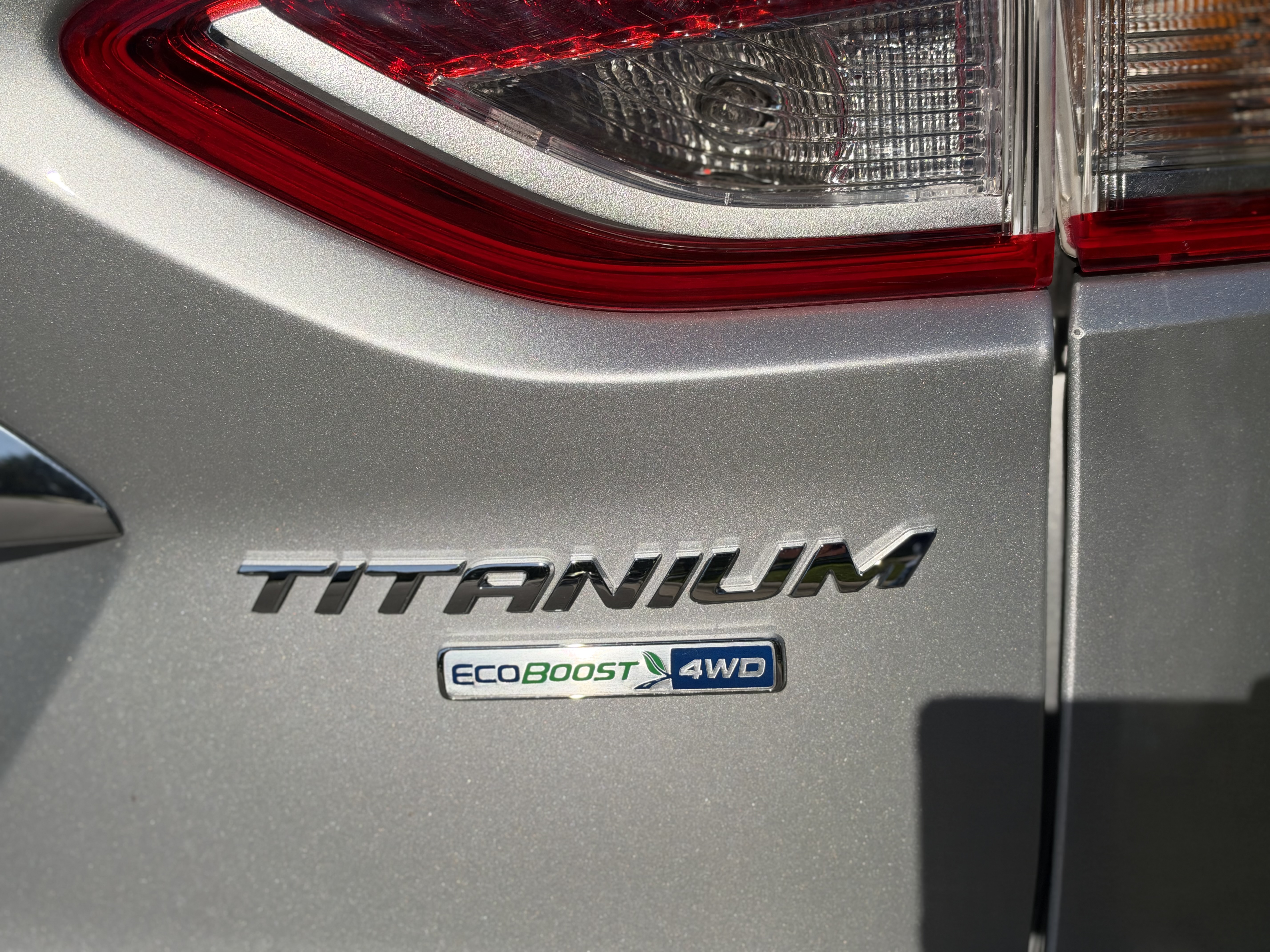 Used 2015 Ford Escape Titanium w/ Equipment Group 301A AWD/4WD image 4