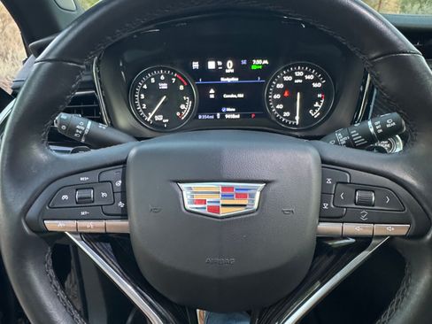 Used 2021 Cadillac XT6 Premium Luxury image 9