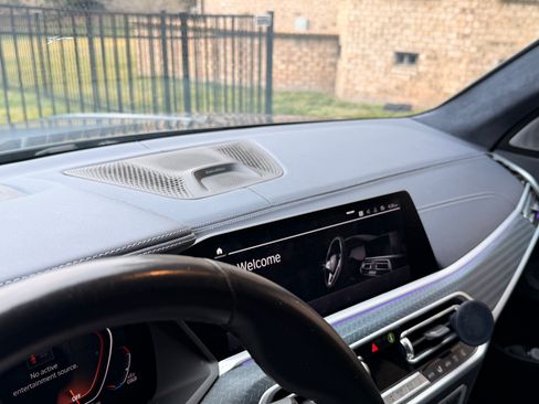 Used 2021 BMW X7 M50i image 19