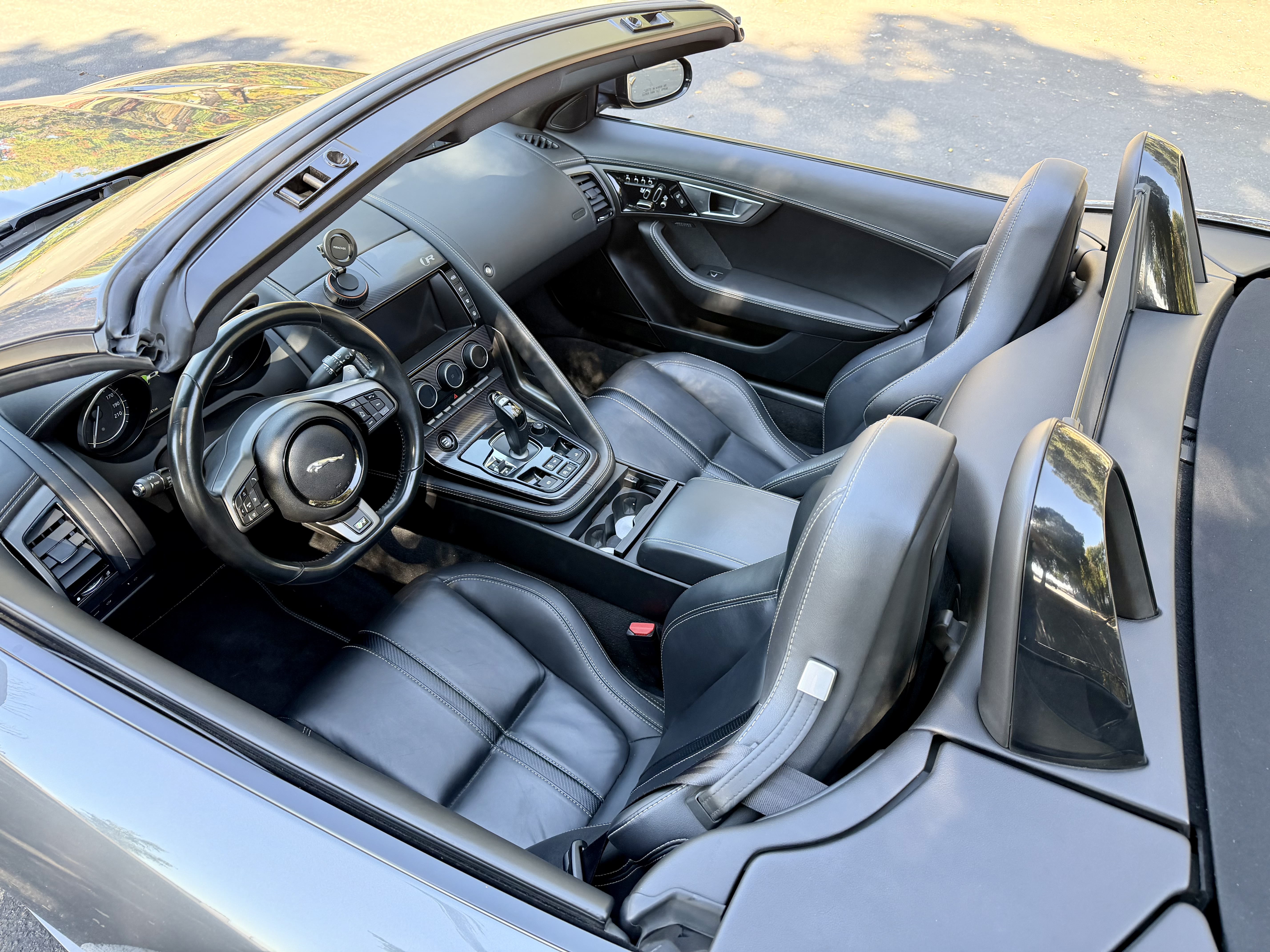 Used 2016 Jaguar F-TYPE R AWD/4WD image 19