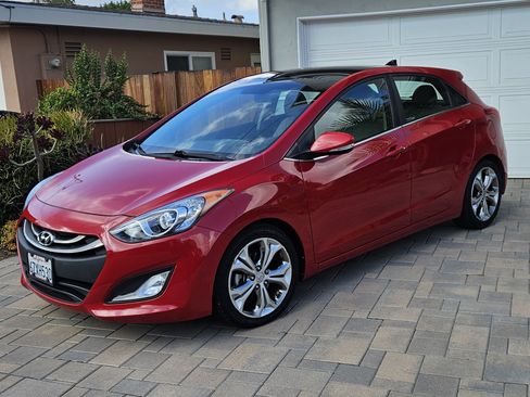 Used 2013 Hyundai Elantra GT w/ Tech Pkg image 1