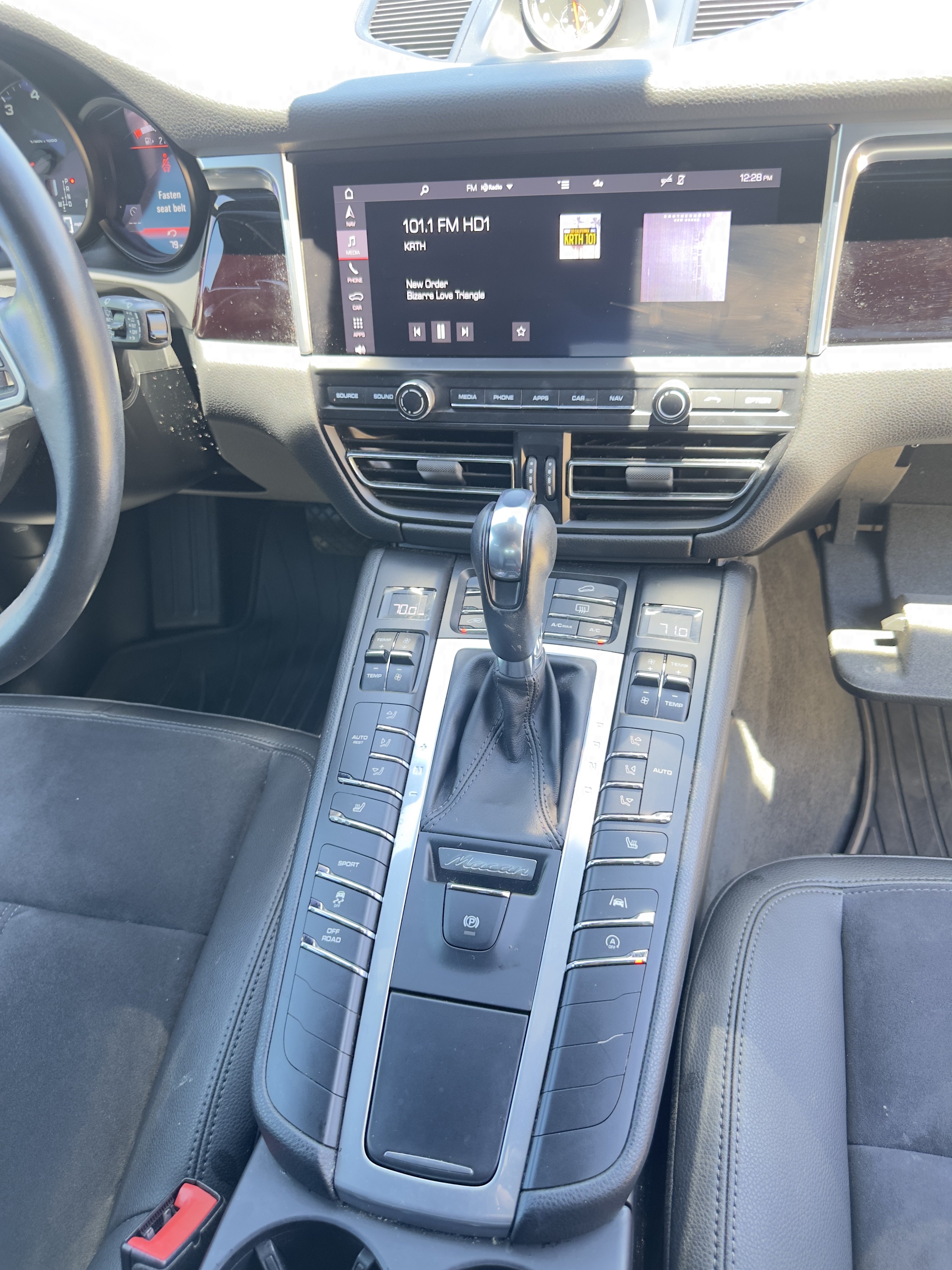Used 2020 Porsche Macan AWD/4WD image 17