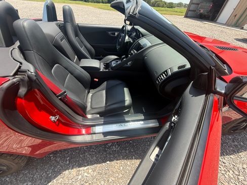 Used 2016 Jaguar F-TYPE Convertible image 13