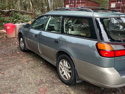Used 2004 Subaru Outback Wagon image 2