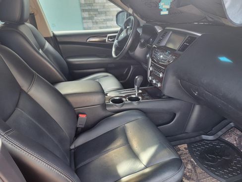 Used 2015 Nissan Pathfinder SL w/ SL Tech Package FWD image 4