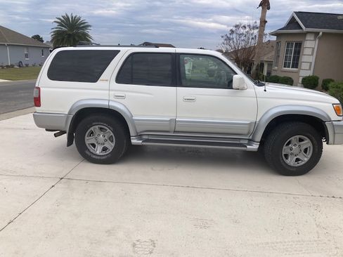 Used 2000 Toyota 4Runner Limited image 2