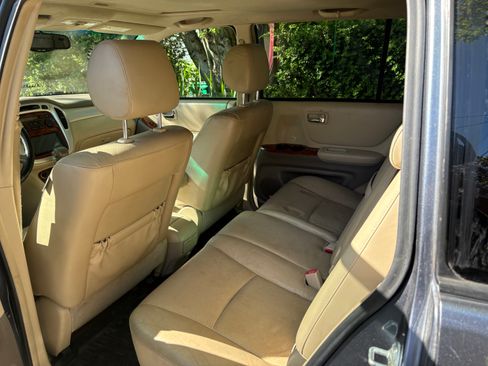 Used 2004 Toyota Highlander Limited AWD/4WD image 12