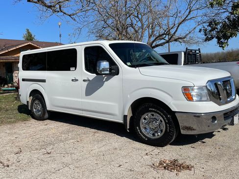 Used 2015 Nissan NV 3500 SL w/ Technology Package image 1