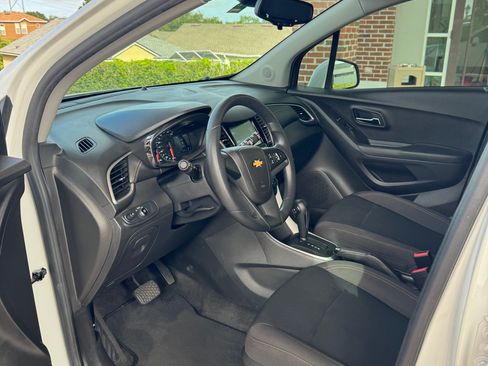 Used 2017 Chevrolet Trax LS image 21