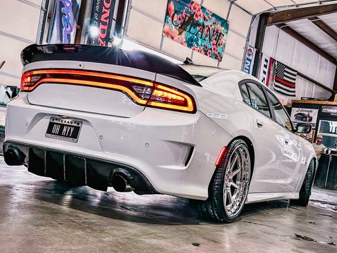 Used 2016 Dodge Charger R/T Scat Pack image 6