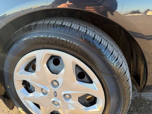 Used 2013 Ford Fiesta SE w/ Super Fuel Economy Pkg image 16