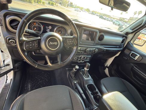 Used 2020 Jeep Wrangler Unlimited Sport AWD/4WD image 13