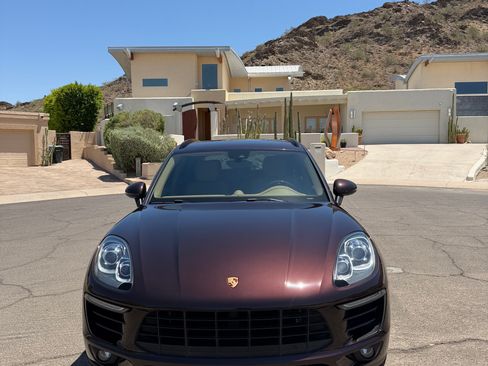 Used 2017 Porsche Macan S AWD/4WD image 2