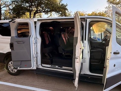 Used 2019 Ford Transit 350 XLT image 6