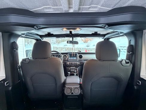 Used 2020 Jeep Wrangler Sport image 12