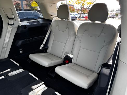 Used 2019 Volvo XC90 T6 Momentum w/ Advanced Package image 17