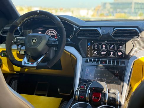 Used 2019 Lamborghini Urus image 27