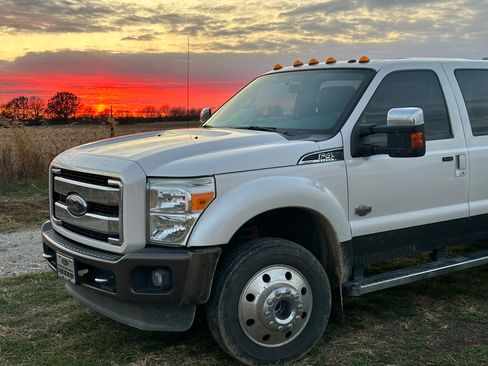 Used 2015 Ford F450 King Ranch w/ King Ranch Chrome Package image 4