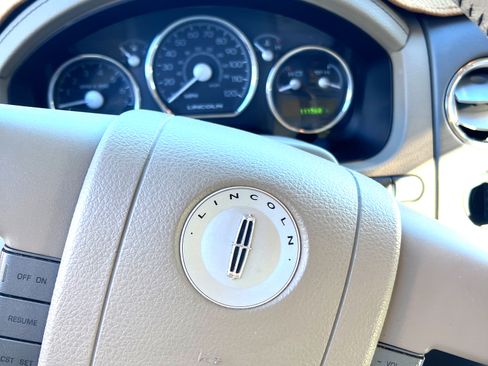 Used 2006 Lincoln Mark LT 4x4 image 14