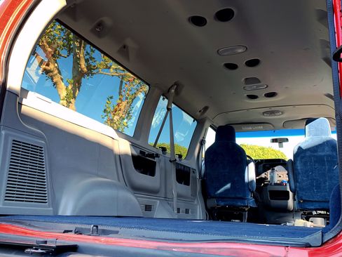 Used 2011 Ford E-150 and Econoline 150 Wagon RWD image 10