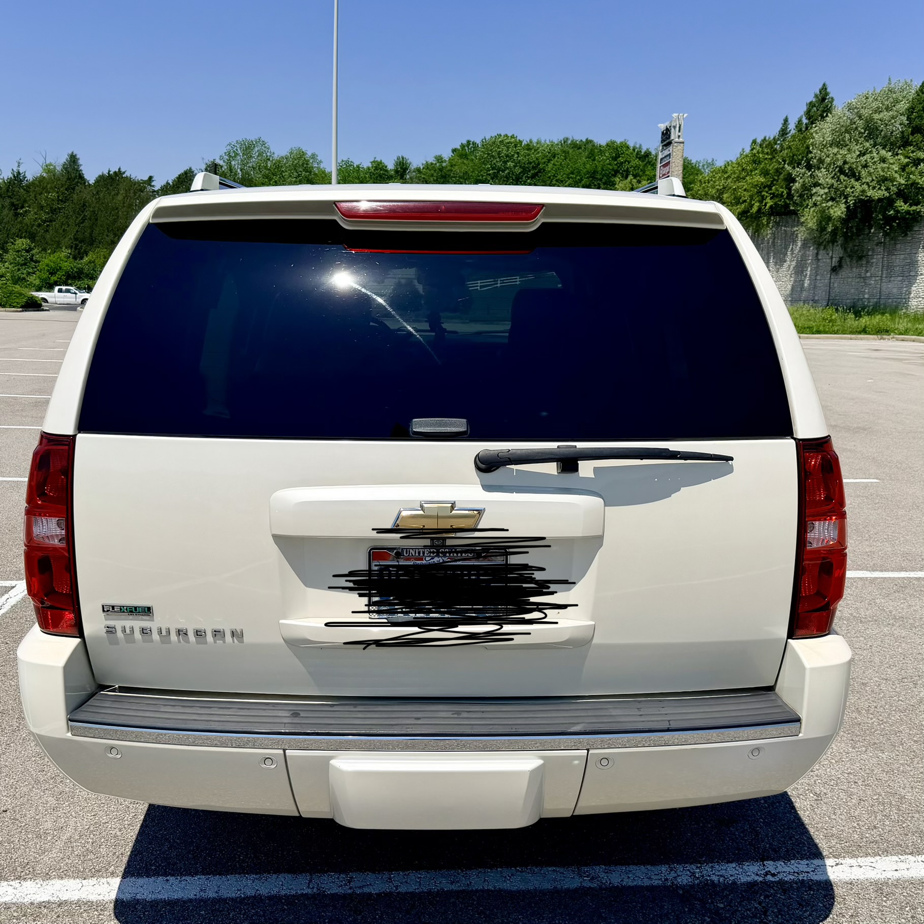 Used 2010 Chevrolet Suburban LTZ AWD/4WD image 6