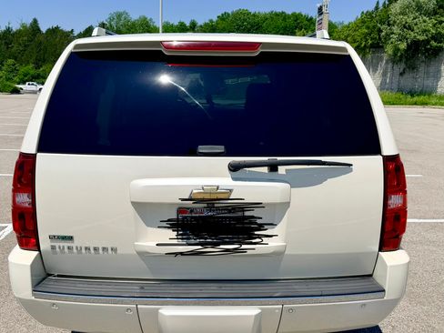 Used 2010 Chevrolet Suburban LTZ AWD/4WD image 6
