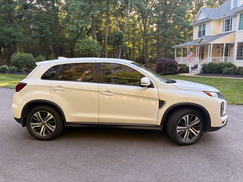 Used 2020 Mitsubishi Outlander Sport SE AWD/4WD image 2