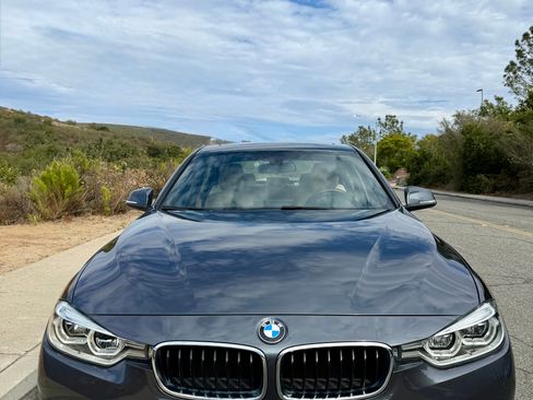 Used 2017 BMW 330i Sedan RWD image 4