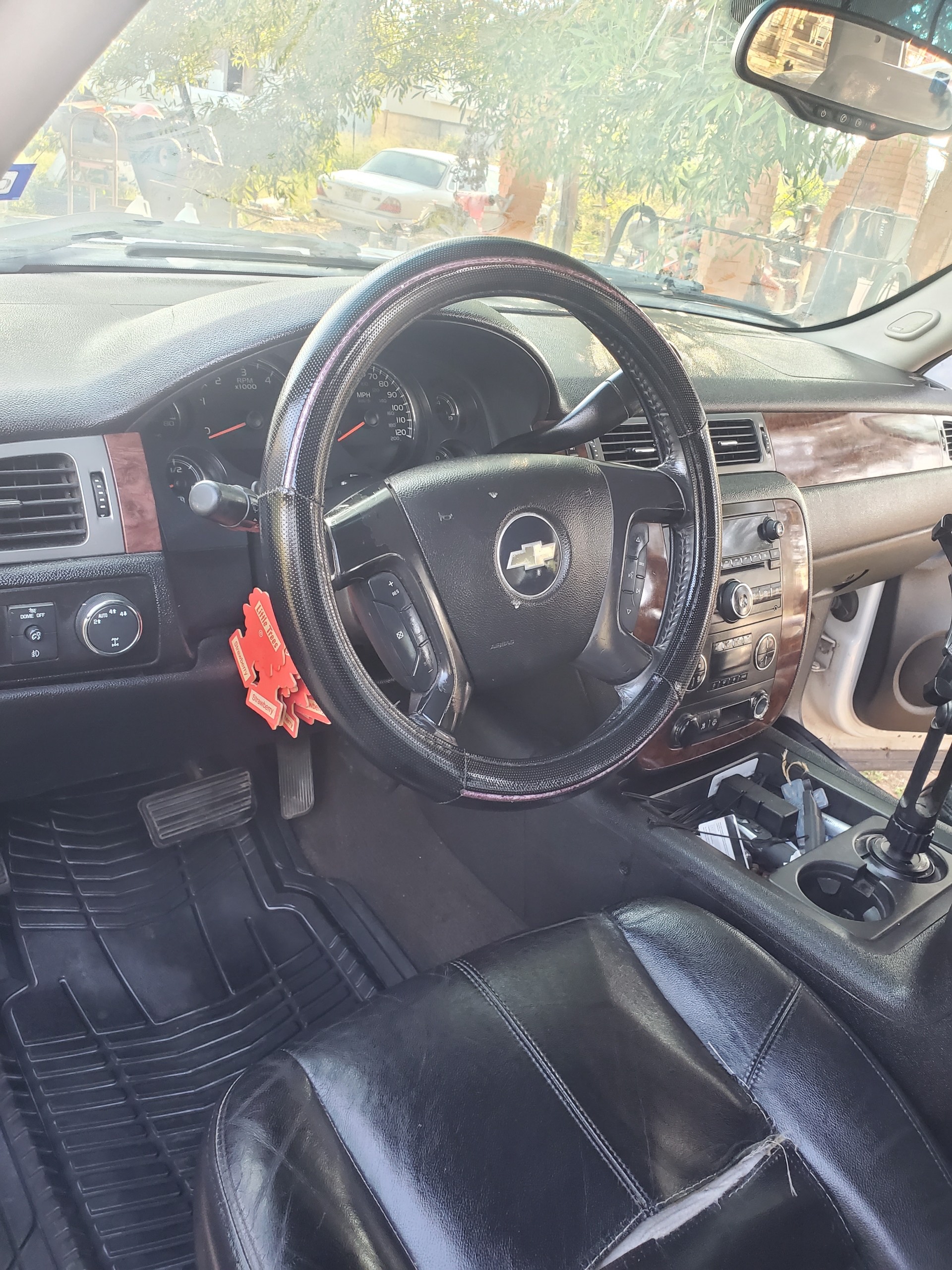 Used 2005 Chevrolet Silverado 1500 LS w/ Light Duty Power Package RWD image 2