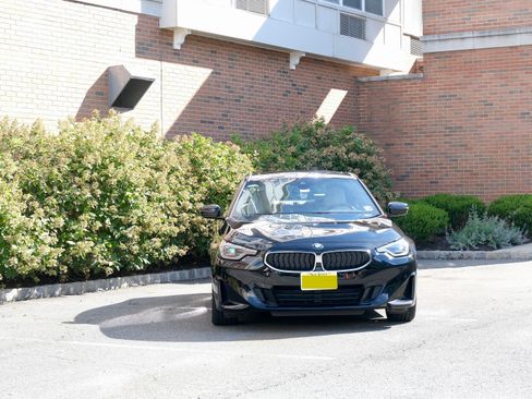 Used 2023 BMW 230i Coupe w/ Premium Package RWD image 5