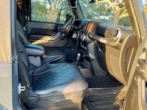 Used 2017 Jeep Wrangler Sport image 9