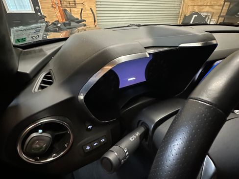 Used 2017 Chevrolet Camaro LT RWD image 8