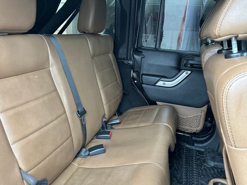 Used 2012 Jeep Wrangler Unlimited Rubicon w/ Dual Top Group image 12