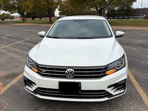 Used 2017 Volkswagen Passat 1.8T R-Line image 1