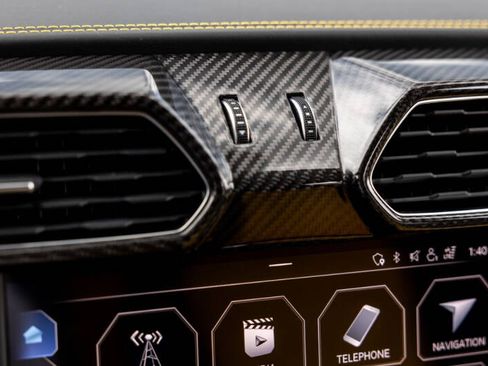 Used 2019 Lamborghini Urus image 18