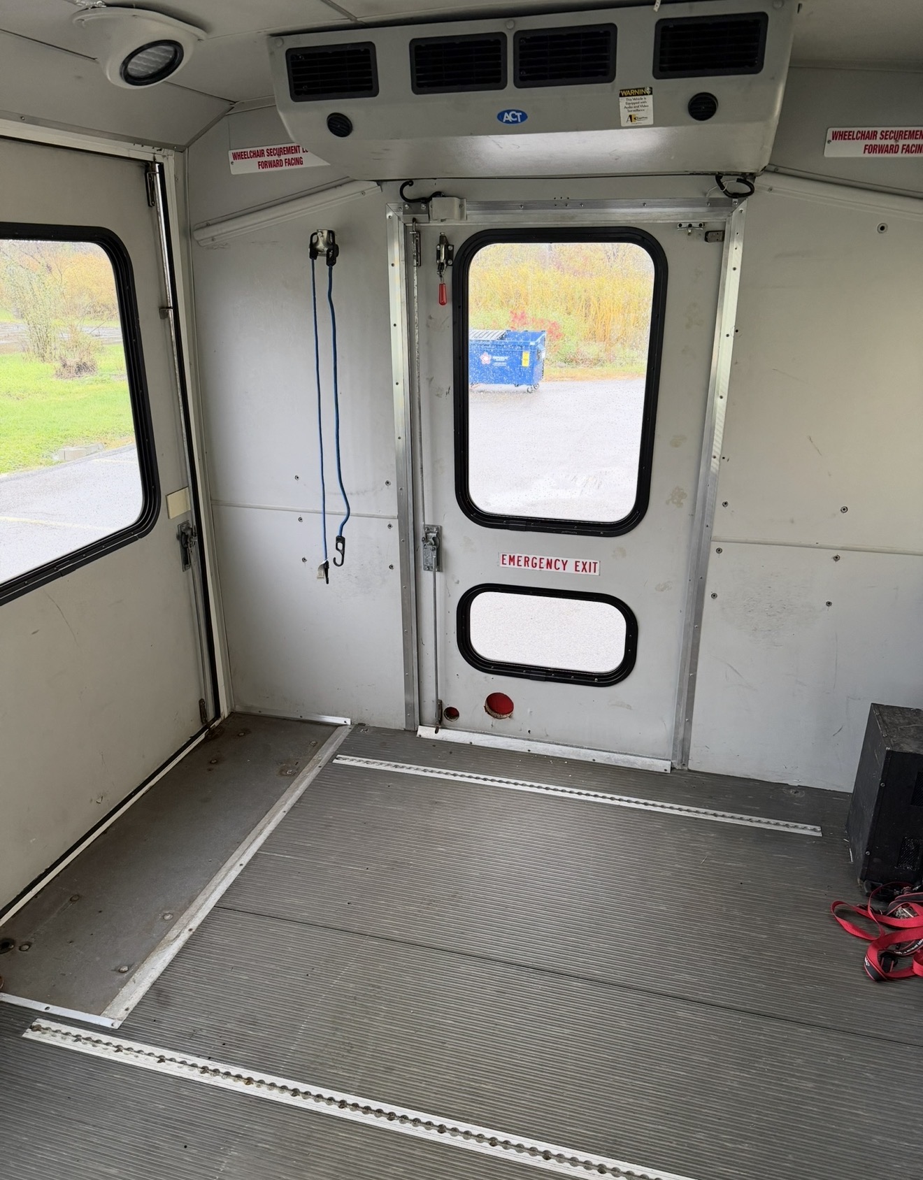Used 2016 Ford E-450 and Econoline 450 Super Duty w/ Shuttle Bus Prep Package RWD image 6