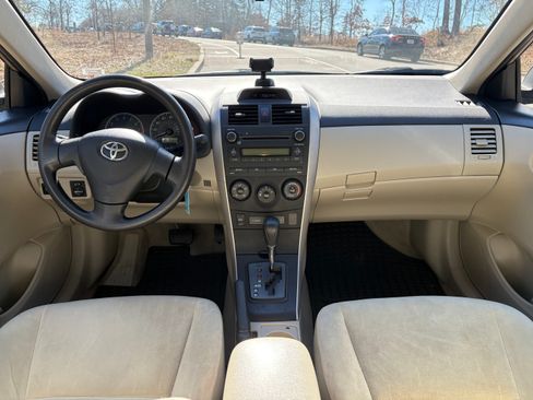 Used 2013 Toyota Corolla L image 9