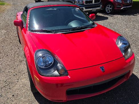 Used 2001 Toyota MR2 image 18