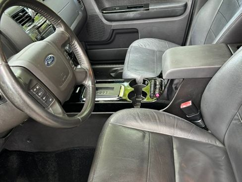 Used 2010 Ford Escape Limited image 8