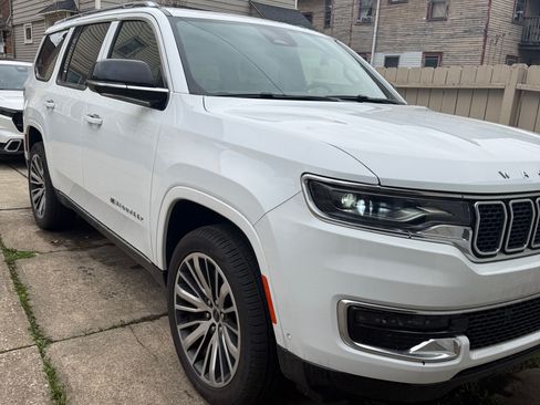 Used 2025 Jeep Wagoneer Series II image 16