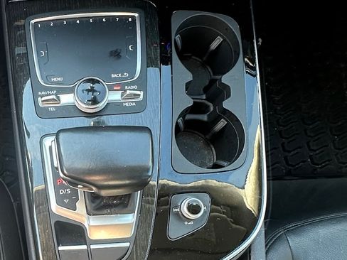 Used 2018 Audi Q7 3.0T Premium Plus w/ Premium Plus Package image 19