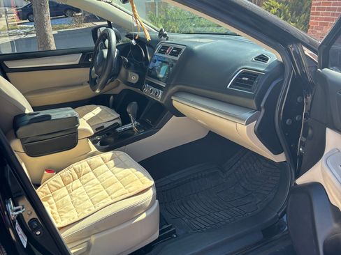 Used 2017 Subaru Outback 2.5i Premium image 6